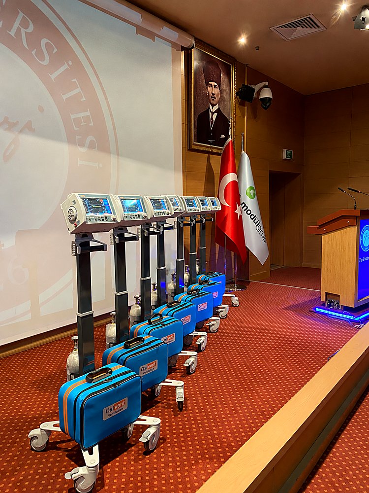 Bir üniversitemize taşınabilir ventilatör teslim töreninden.
